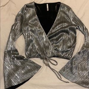 Metallic deep v neckline cropped top